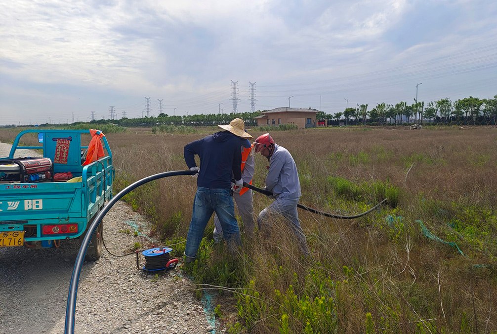 ed2d0ed1bd8145f3aaad1a0d59806143